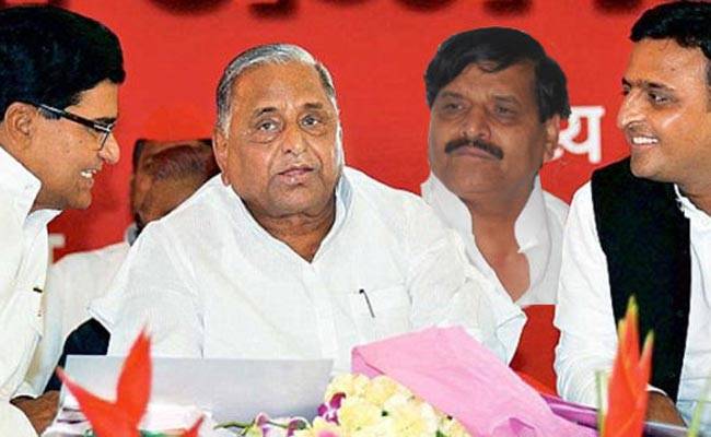 सपा में मुश्किल दौर