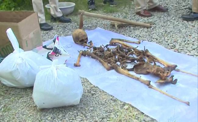 घर से बरामद कंकाल