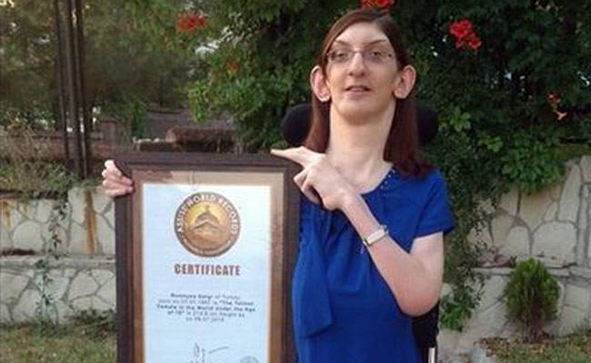 दुनिया की सबसे लंबी टीनएज लड़की