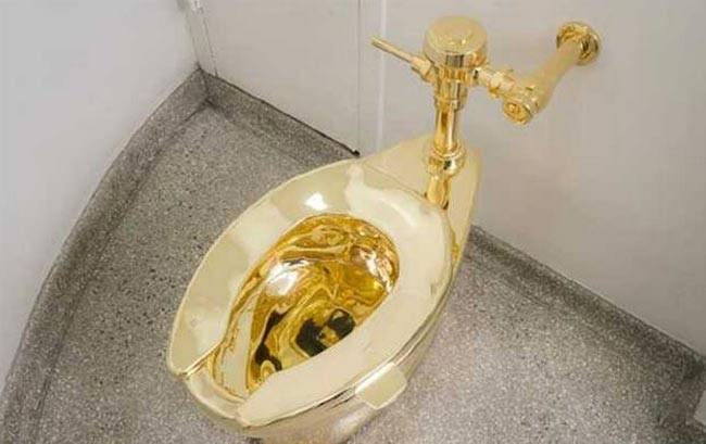 सोने का टॉयलेट