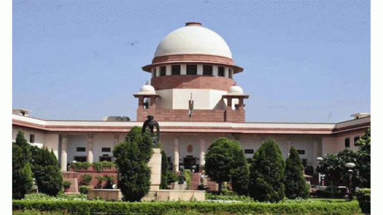 सुप्रीम कोर्ट में प्रैक्टिस करते हैं वकील