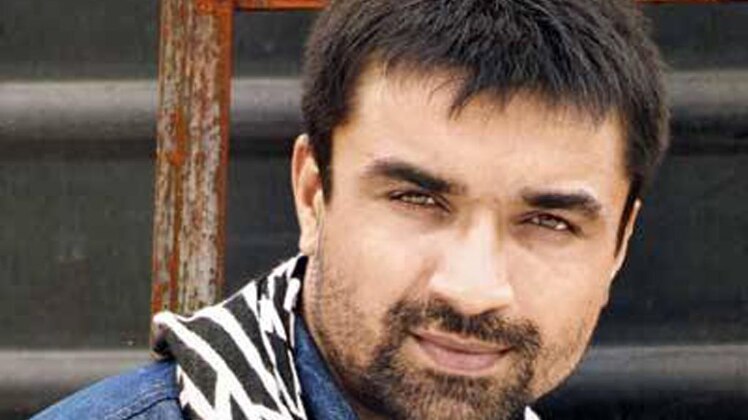 एजाज खान 