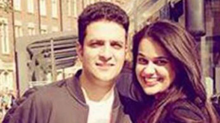 टीना डाबी और अतहर खान