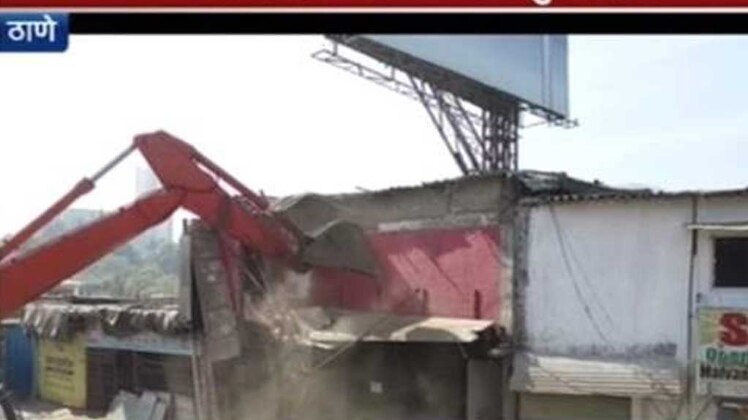 अवैध डांस बार पर कार्रवाई