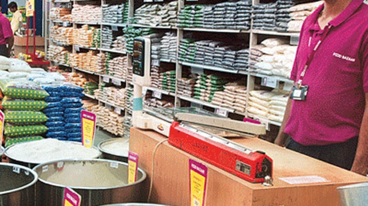 नोटबंदी से आटा-दाल के भाव बढ़े