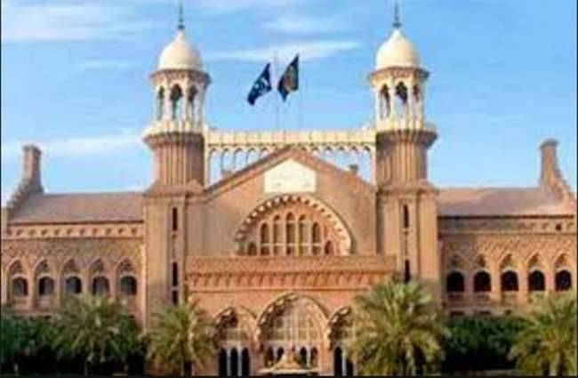 डॉक्टरों ने पहले कोर्ट ने इजाजत की बात कही