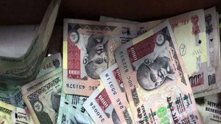 सरकार ने बंद किए 1000-500 के पुराने नोट