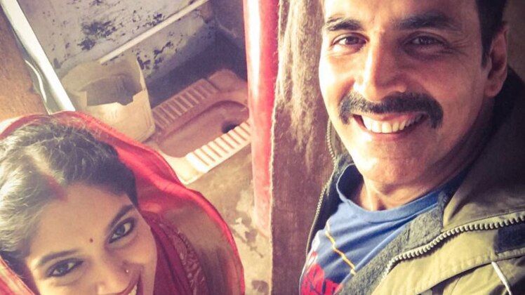 टॉयलेट:एक प्रेम कथा के सेट पर अक्षय कुमार और भूमि पेडनेकर