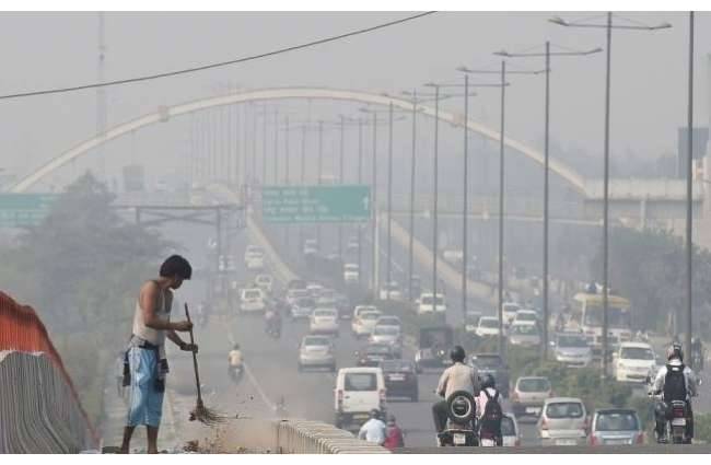 प्रदूषण की चपेट में राजधानी