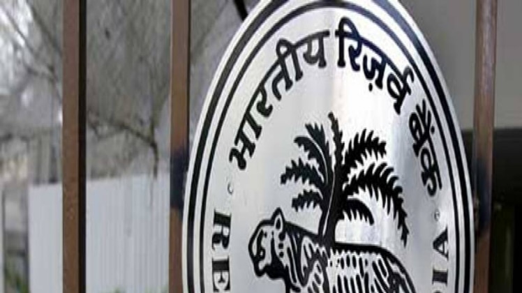 नोटबंदी के बाद से लोगों की मुश्किलें बरकरार