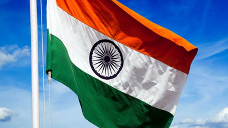 फिल्म शुरू होने से पहले स्क्रीन पर तिरंगा दिखाना भी जरूरी