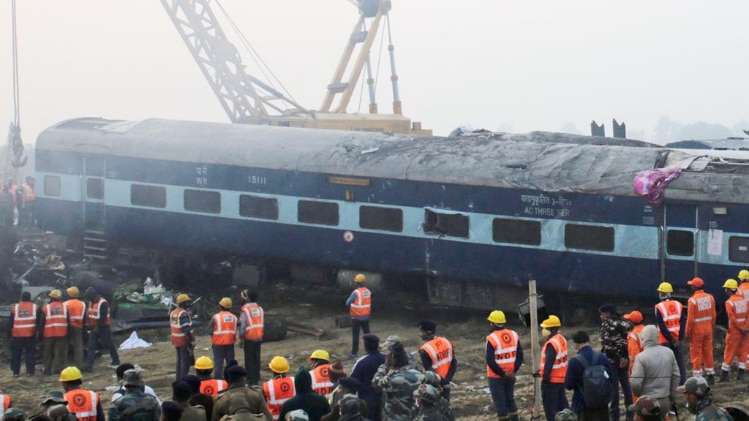 कानपुर के पास हुए ट्रेन हादसे में अब तक 149 लोगों की मौत हो चुकी है