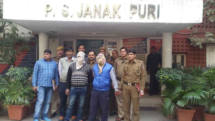 पुलिस ने दो बदमाशों को गिरफ्तार कर लिया है