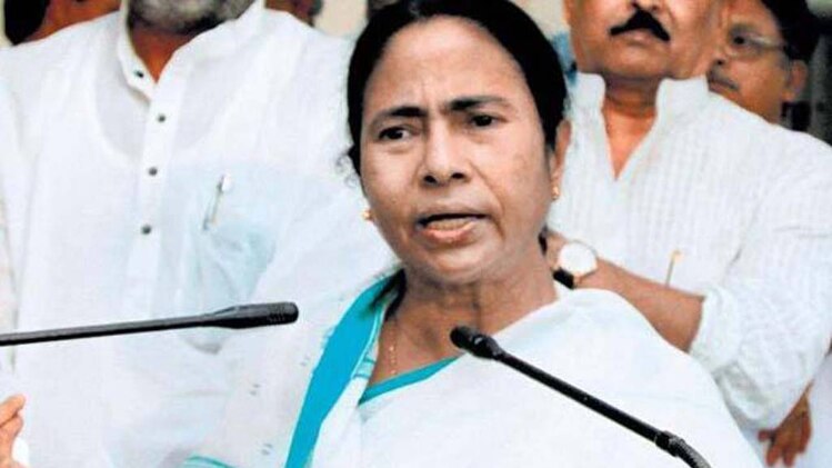 ममता के खिलाफ FIR