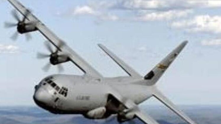 विमान के दुर्घटनाग्रस्त होने से चार लोगों की मौत