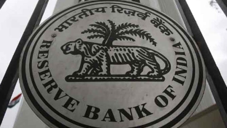 कैश की किल्लत को लेकर शिकायतों के बीच आरबीआई ने जारी किया बयान