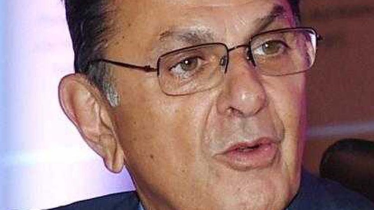 वाडिया की टाटा मोटर्स से छुट्टी