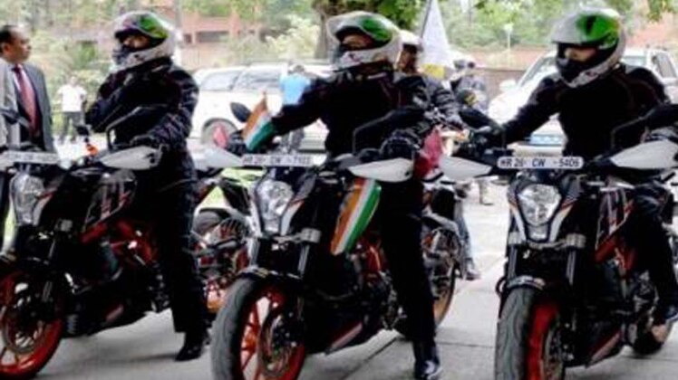 बाइकिंग क्वीन्स