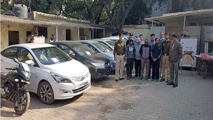 पुलिस आरोपियों से लगातार पूछताछ कर रही है