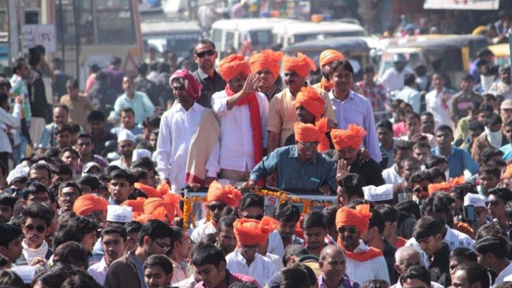 हार्दिक पटेल ने पाटीदारों को आरक्षण की मांग पर पाटन में रोड शो किया