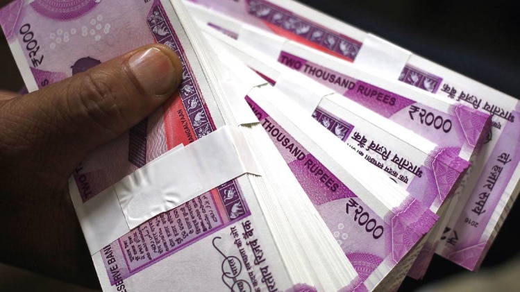 जनधन खातों से एक महीने में 5000 करोड़ की निकासी