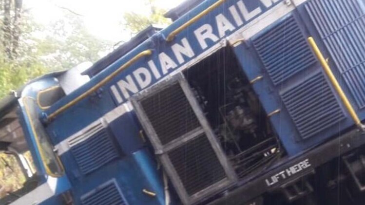 पटरी से उतरी टॉय ट्रेन