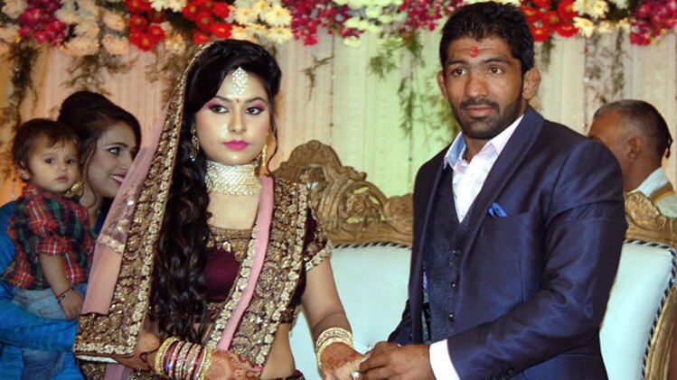 होने वाली पत्नी शीतल के साथ योगेश्वर दत्त