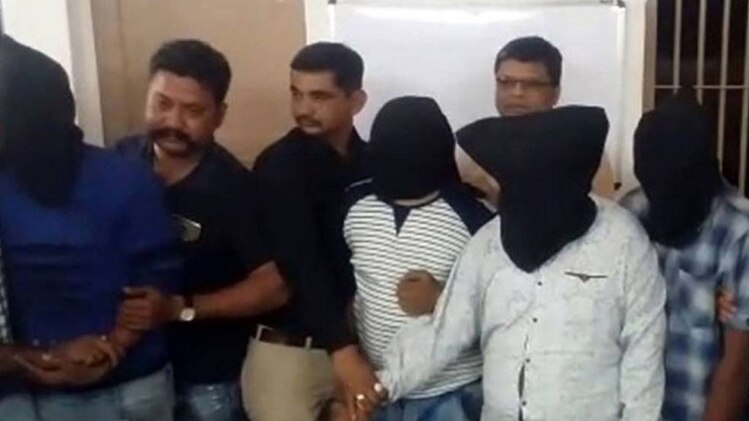 पुलिस गिरफ्त में पकड़े गए चारों शार्प शूटर्स