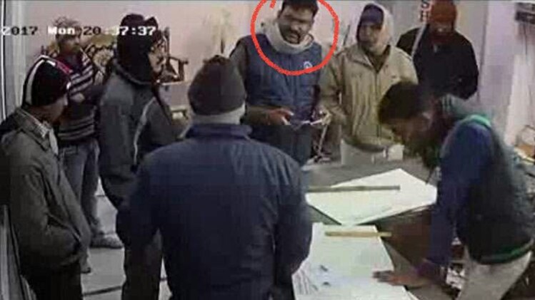 लाल घेरे में आरोपी दरोगा