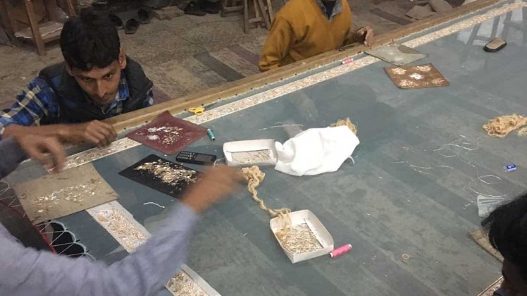 जरदोजी कारीगरों का हाल