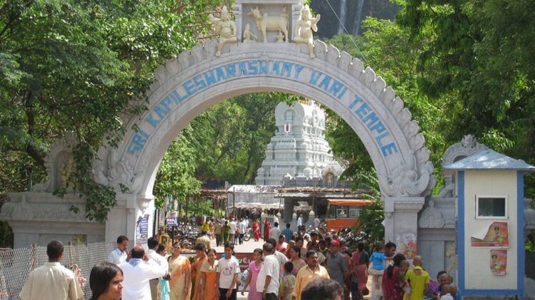 शिवरात्रि के मौके पर यहां कर सकते हैं शेयर्स का दान