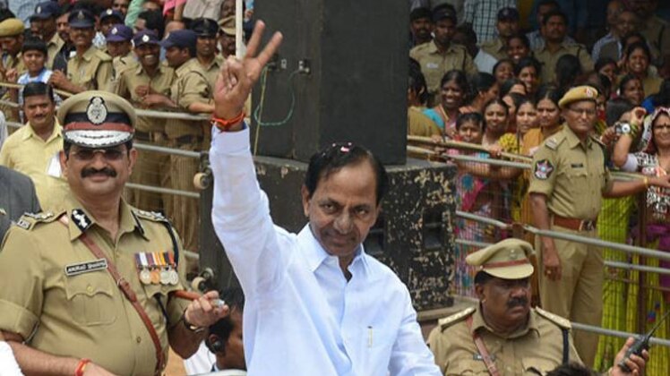 राव ने दो दिन पहले भगवान वेंकेटेश्वर मंदिर में पांच करोड़ रुपये के स्वर्ण आभूषण दान किए थे