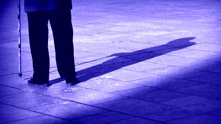 नशीला पदार्थ देकर लोगों को लूटता था बुजुर्ग