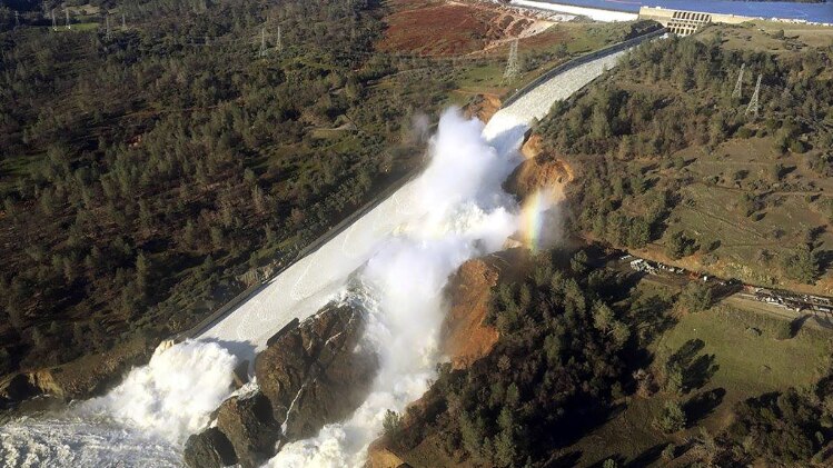 कैलिफोर्निया का ओरविल डैम टूटा 