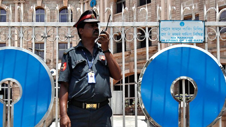 अब दुनिया के बड़े बैंकों में शुमार होंगा आपका एसबीआई