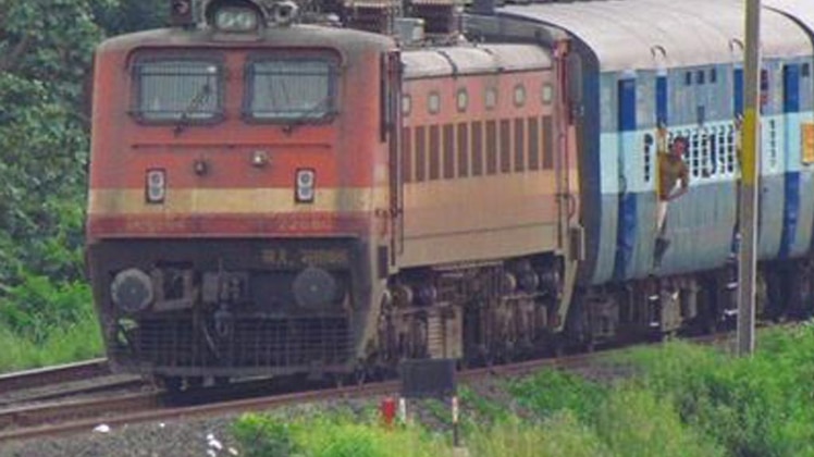 दिल्‍ली जंक्शन-पठानकोट एक्‍सप्रेस