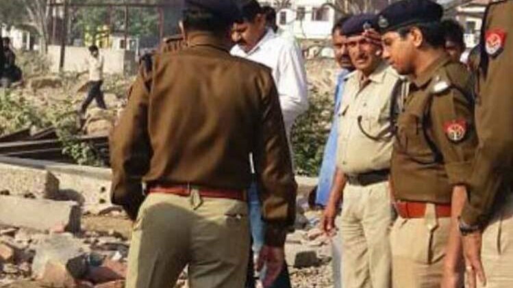 आगरा में दो धमाके