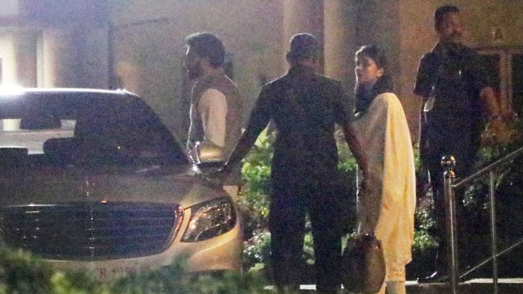 अस्पताल पहुंचे ऐश्वर्या और अभ‍िषेक 