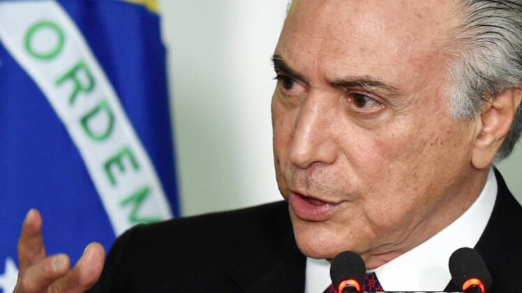 भूत से डरे ब्राजील के प्रेसिडेंट