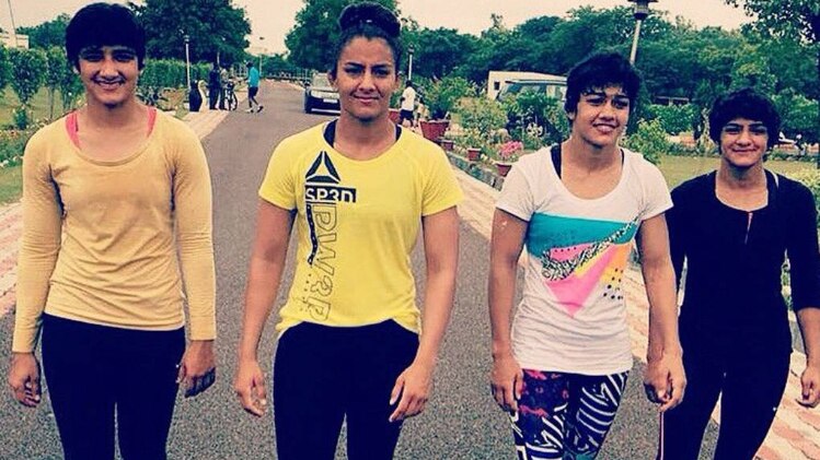 फोगाट बहनों ने दिखाया अपना 'दंगल'