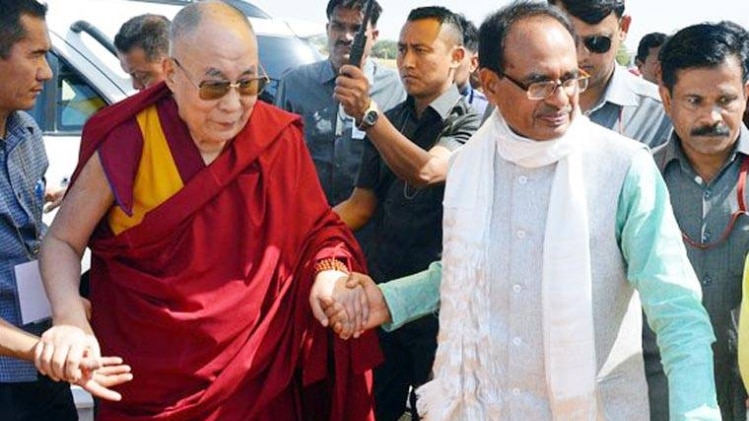 दलाई लामा के साथ शिवराज सिंह चौहान 