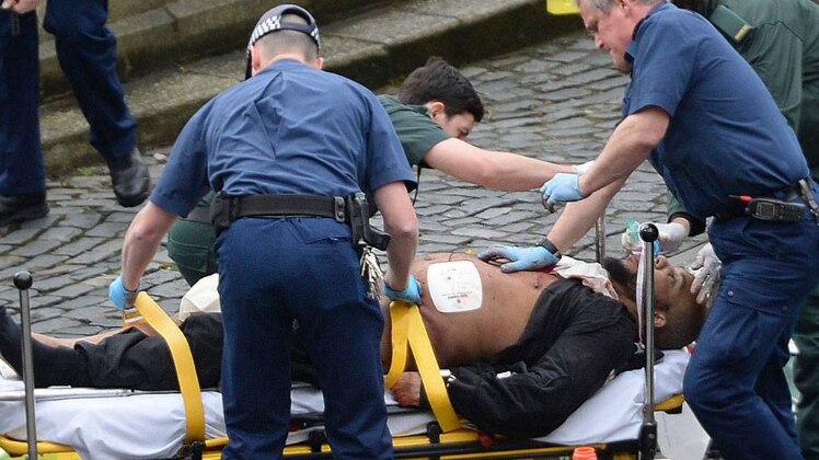 ब्रिटेश ससंद के बाहर फायरिंग में कई घायल