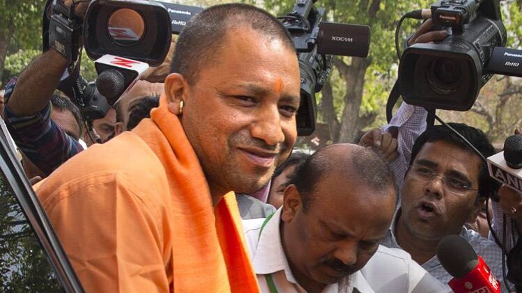 सीएम बनने के बाद एक्शन में योगी