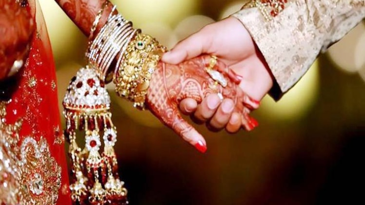 तीन तलाक के खिलाफ मुस्लिम लड़की ने किया हिंदू लड़के से विवाह 