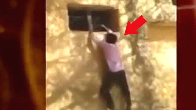  यूपी में इन दिनों नकल का पीक सीज़न चल रहा है