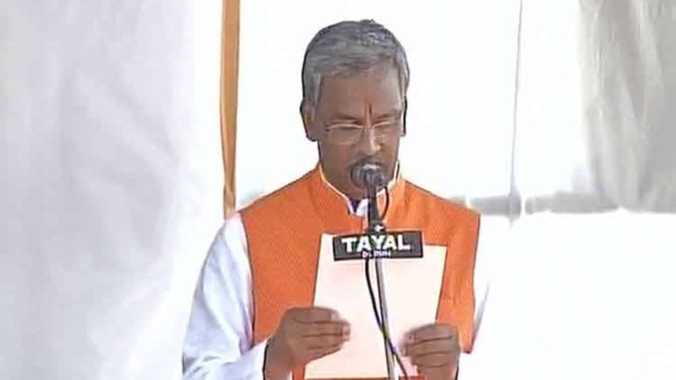 त्रिवेंद्र रावत बने उत्तराखंड के सीएम
