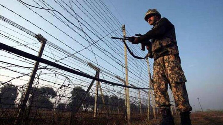 कई घुसपैठी हुए गिरफ्तार