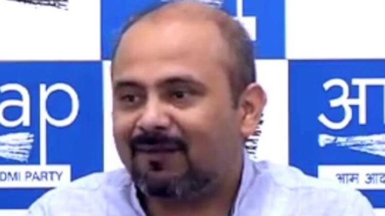 'आप' प्रवक्ता दिलीप पाण्डेय 