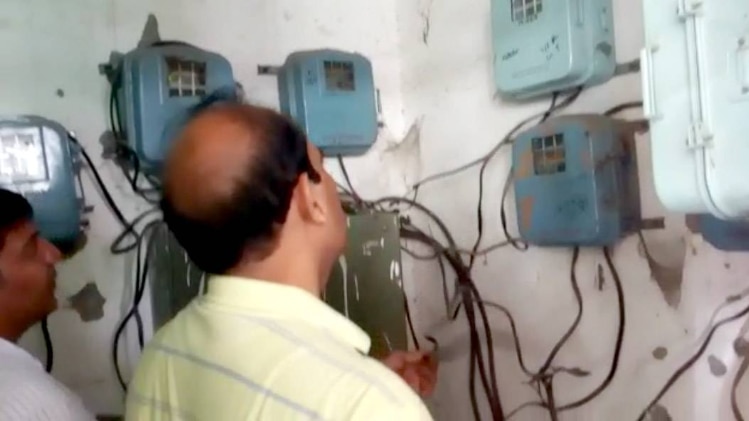 बिजली विभाग अब चोरी करने वाले पुलिसकर्मियों को नोटिस भेजेगा