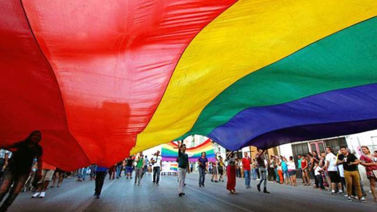 समलैंगिकों के लिए इंद्रधनुषी झंडा बनाने वाले बेकर का निधन - lgbt